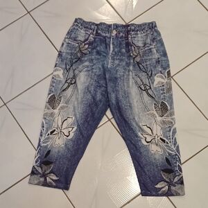 4/$60 Rosegal Blue & White Floral Capri Leggings - Size 1X